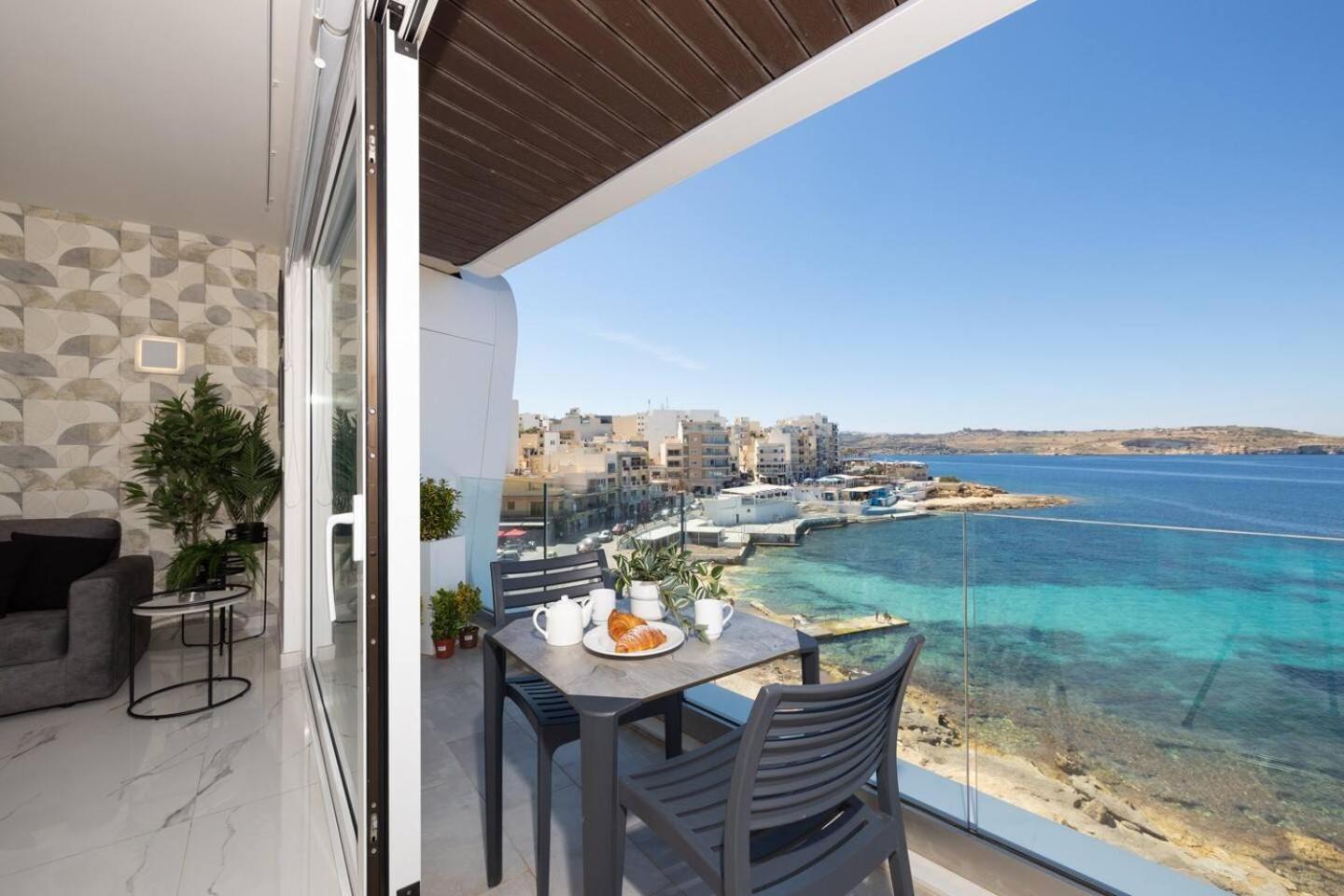 Ivory Seafront With Views!- Fl 15 By Homely *